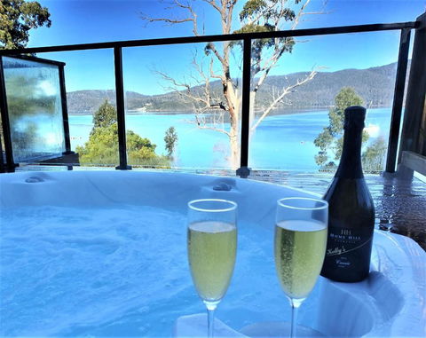 The Beach House- Private Jacuzzi And Wood Fire! - Holiday Cairns 0