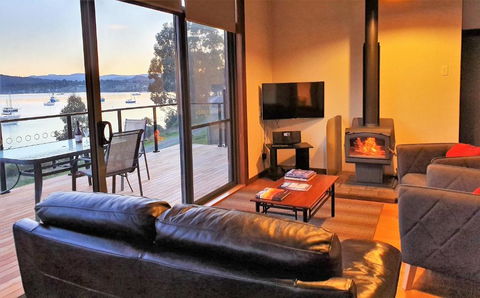 The Beach House- Private Jacuzzi And Wood Fire! - Holiday Cairns 1