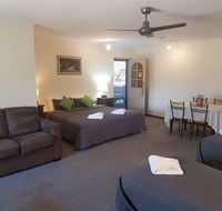 Beachport Motor Inn - Holiday Cairns