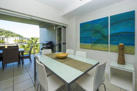 Beachside Apartment 13 - Holiday Cairns 2