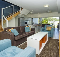 Beachside Apartment 13 - Holiday Cairns