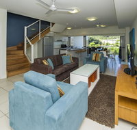 Beachside Apartment 14 - Holiday Cairns