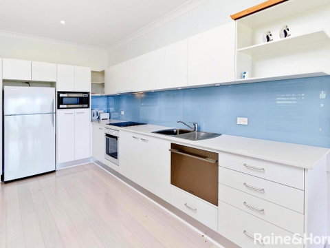 Beachside Bungalow #4 - 4/139 Avoca Drive, Avoca Beach - Holiday Cairns 2