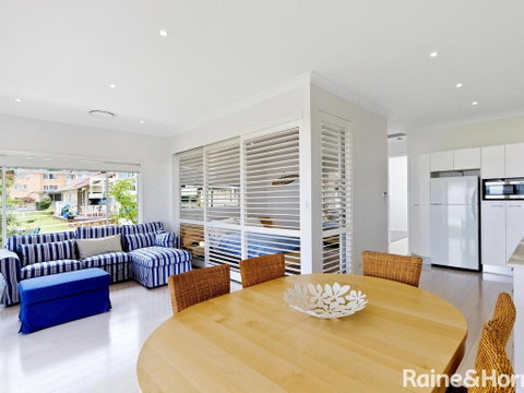 Beachside Bungalow #4 - 4/139 Avoca Drive, Avoca Beach - Holiday Cairns 1