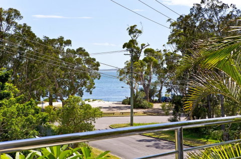 Beachside Haven - Your Perfect Oasis Home - Holiday Cairns 0