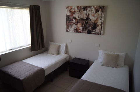 Beachside Motor Inn - Holiday Cairns 3