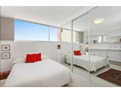 Beachside Paradise - Ocean Views, Central Position - Holiday Cairns 1