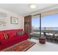 Beachside Paradise - Ocean Views Central Position - Holiday Cairns
