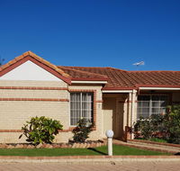 Beachside Retreat 2 - Holiday Cairns