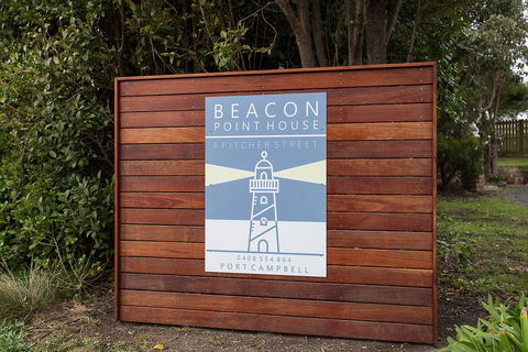 Beacon Point House - Holiday Cairns 1