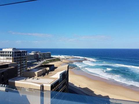 Beau Monde Apartments Newcastle - Horizon Newcastle Beach - Holiday Cairns 0
