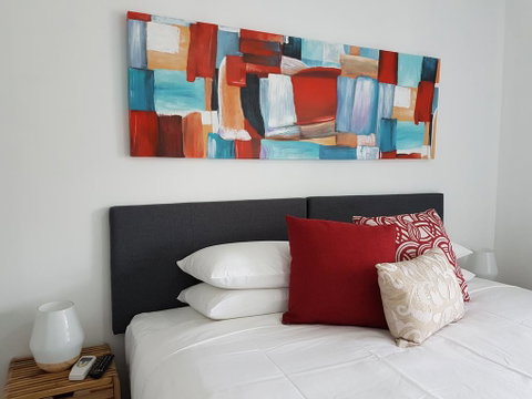 Beau Monde Apartments Newcastle - Worth Place Apartment - Holiday Cairns 1