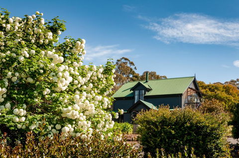 Beaupre Cottage - Holiday Cairns 0