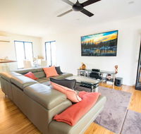 Beautiful Modern Luxury - Holiday Cairns