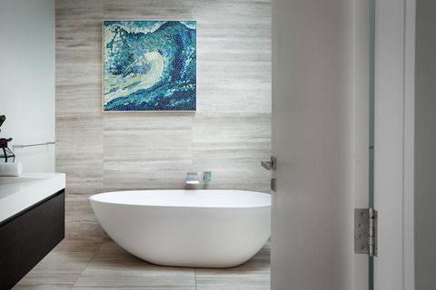 Beautiful Renovated Home With Water Views And Yard - Holiday Cairns 3