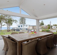Beauty and the Beach' 88 Foreshore Drive - large home with WIFI  water views - Holiday Cairns