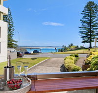 Beauty at the Beach - modern beachfront apartment - Holiday Cairns