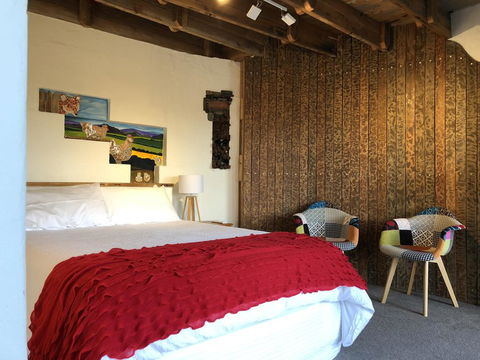 Bed In A Shed Too - Holiday Cairns 0