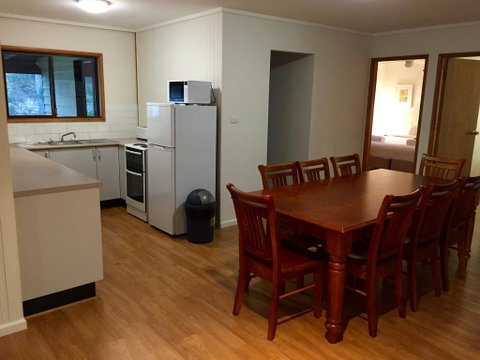 Belford Cottages - Holiday Cairns 1