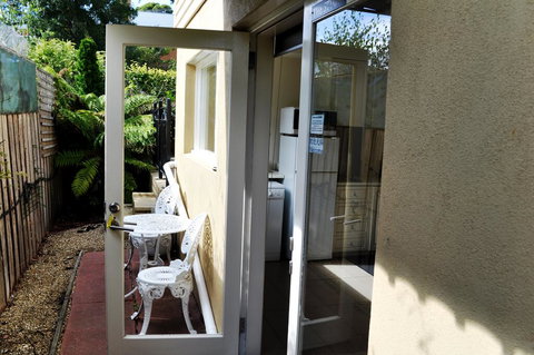 Belton Apartments - The Studio - Holiday Cairns 2