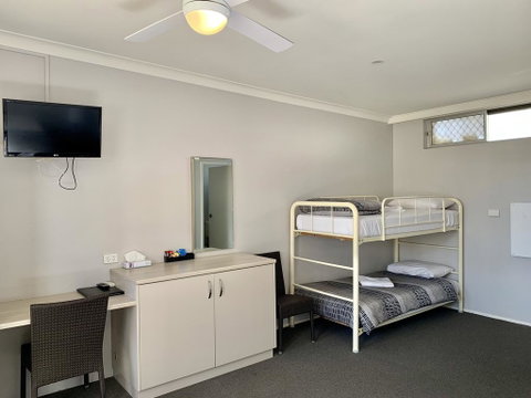Bermagui Beach Hotel - Holiday Cairns 1