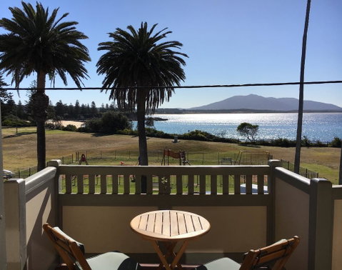 Bermagui Beach Hotel - Holiday Cairns 0