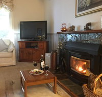 Bessie's Cottage - Holiday Cairns