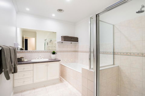 Best Western Fawkner Suites & Serviced Apartments - Holiday Cairns 3