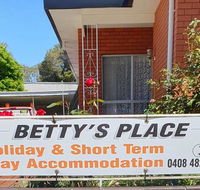 Betty's Place - Holiday Cairns