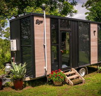 Big Tiny Paz Seven Hills Tiny House Tallarook - Holiday Cairns