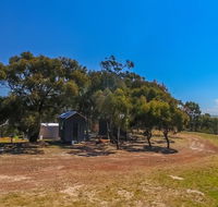 Big Tiny Seven Hills Tiny House Tallarook - Holiday Cairns