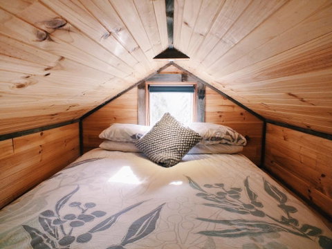 Big Tiny Seven Hills Tiny House, Tallarook - Holiday Cairns 3