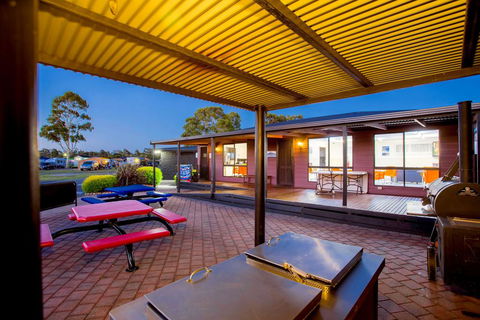 BIG4 Traralgon Park Lane Holiday Park - Holiday Cairns 3