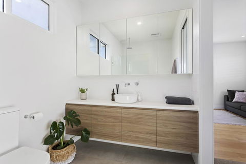 Birdrock Beach Bed And Breakfast - Holiday Cairns 3