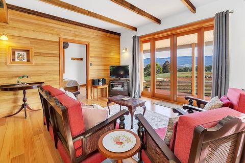 Blackwood Park Cottages Mole Creek - Holiday Cairns 3