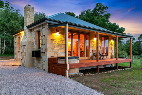 Blackwood Park Cottages Mole Creek - Holiday Cairns 0