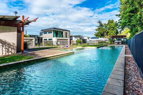 Blue Lagoon Villa B - Holiday Cairns 2