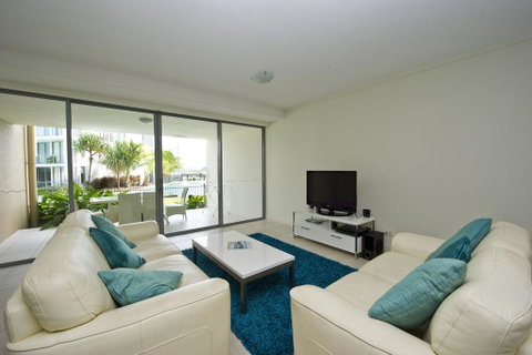 Blue On Blue Apartment 812 - Holiday Cairns 0