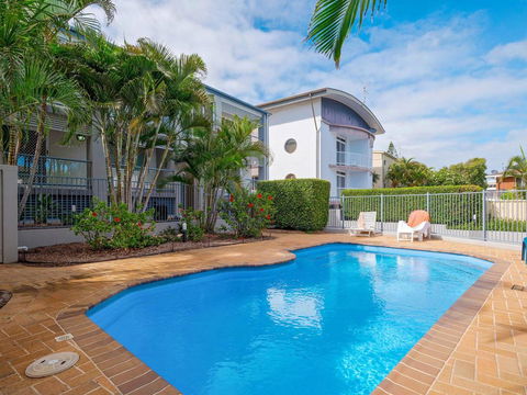 Blue Pacific 2 - Across The Road From Pippi Beach - Holiday Cairns 2