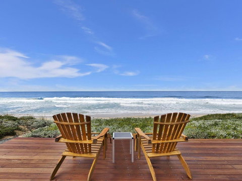 Blue Ribbon Beach Front - Holiday Cairns 0