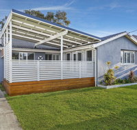 Blue Summer House - Holiday Cairns