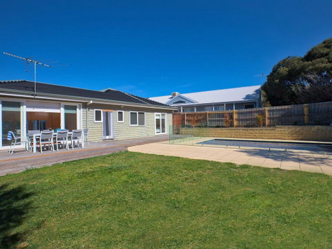 Bluetopia - Sparkling Solar Heated Pool! - Holiday Cairns 3
