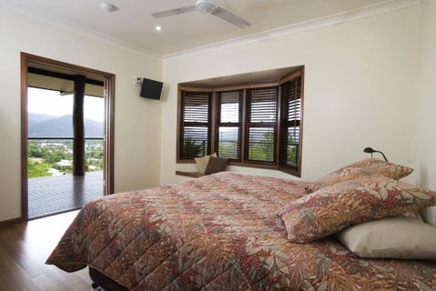 The Summit Bed & Breakfast - Holiday Cairns 2