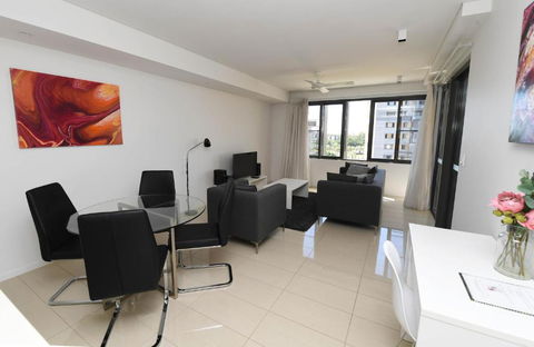 WATERFRONT DARWIN TROPICAL DELIGHT - Holiday Cairns 2