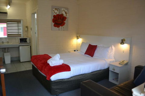 Wattle Motel - Holiday Cairns 3
