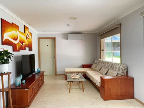 YF Home Sweet Home - Holiday Cairns 1