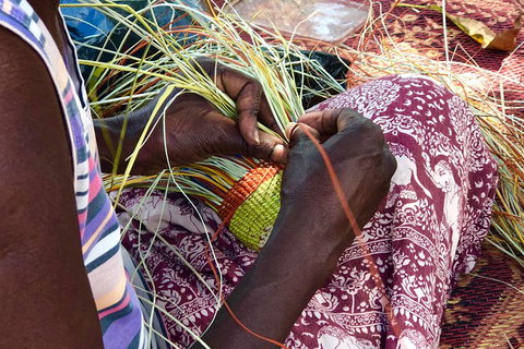 Gay-Wu Woman's 5 Day Yolngu Homeland Tour - Holiday Cairns 4