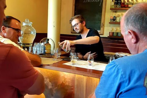 Tipple Of Gin Experience Tour - Holiday Cairns 3