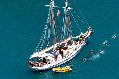 Whitehaven Beach Sailing And Snorkeling Cruise - Holiday Cairns 3