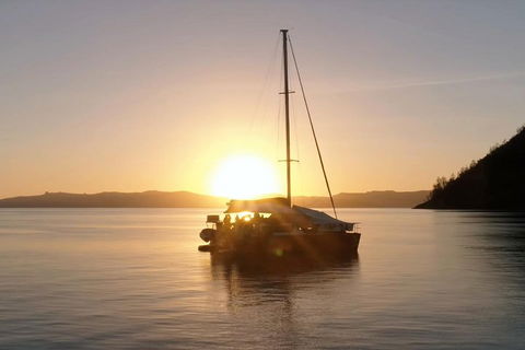 2-Night Whitsunday Islands All-Inclusive Sailing Tour From Airlie Beach - Holiday Cairns 0